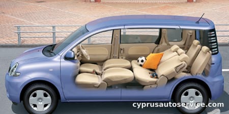 TOYOTA SIENTA X