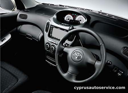 TOYOTA FUNCARGO X REAR LIVING VERSION