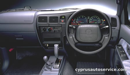 TOYOTA HILUX SPORTS PICK UP DOUBLE CAB