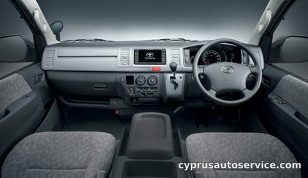 TOYOTA HIACE VAN DX