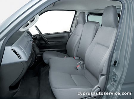 TOYOTA HIACE VAN DX