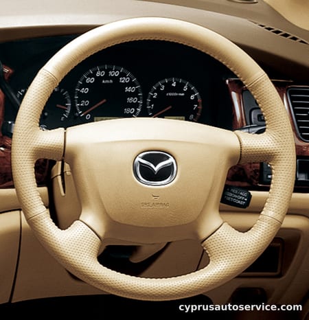 MAZDA MPV VS