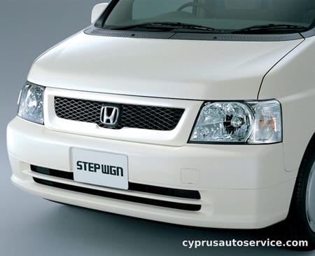 HONDA STEPWAGON DELUXEE-A