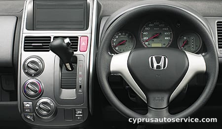 HONDA MOBILIO SPIKE A