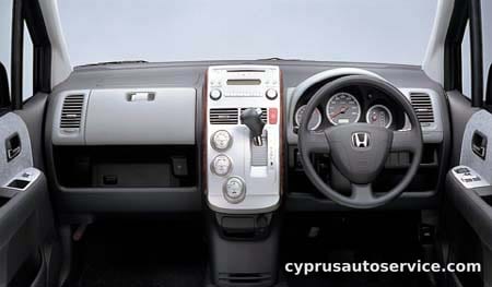 HONDA MOBILIO W