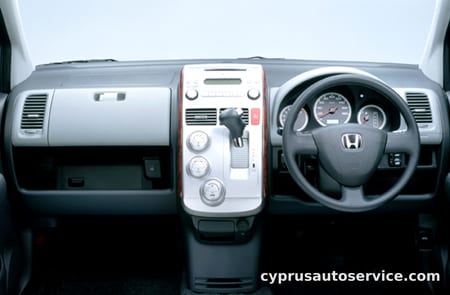 HONDA MOBILIO W