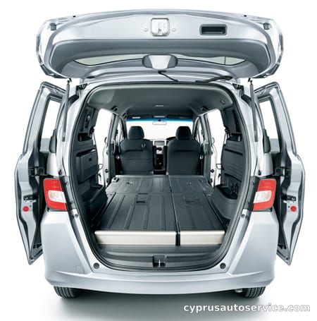 HONDA FREED SPIKE G