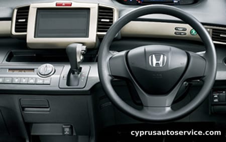 HONDA FREED SPIKE G