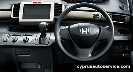 HONDA FREED SPIKE G