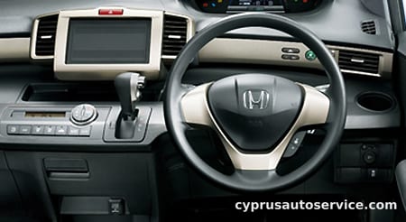 HONDA FREED SPIKE HYBRID HYBRID