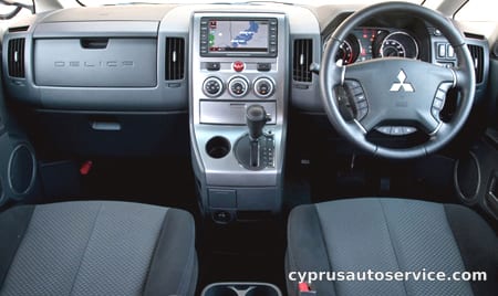 MITSUBISHI DELICA D5 G PREMIUM