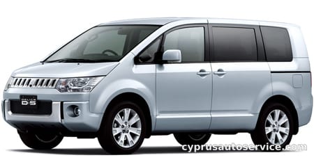 MITSUBISHI DELICA D5 G PREMIUM