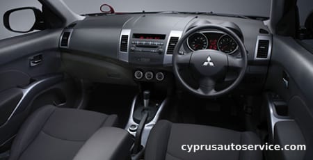 MITSUBISHI OUTLANDER 24G
