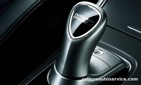 MITSUBISHI OUTLANDER PHEV M