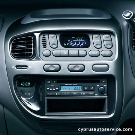 MITSUBISHI DELICA SPACE GEAR CHAMONIX