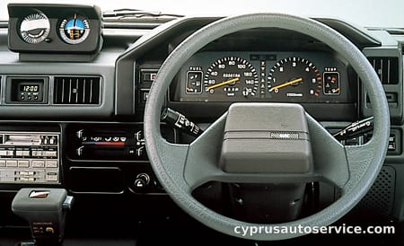 MITSUBISHI DELICA STAR WAGON GLX