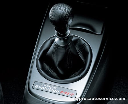 MITSUBISHI LANCER GSR EVOLUTION VIII MR