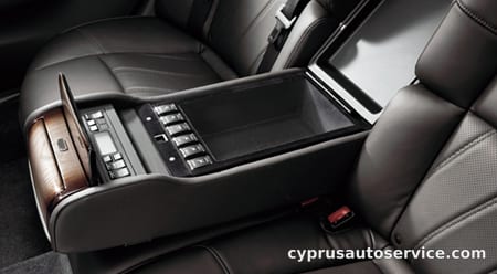 MITSUBISHI DIGNITY VIP
