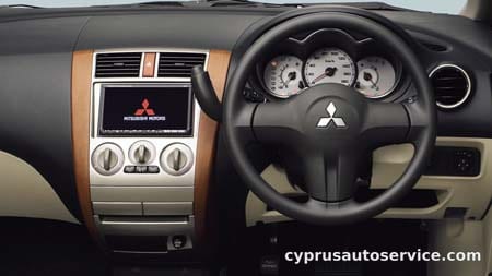 MITSUBISHI COLT PLUS VERY + NAVI