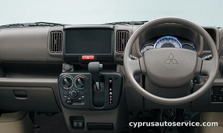 MITSUBISHI MINICAB VAN BRAVO TURBO
