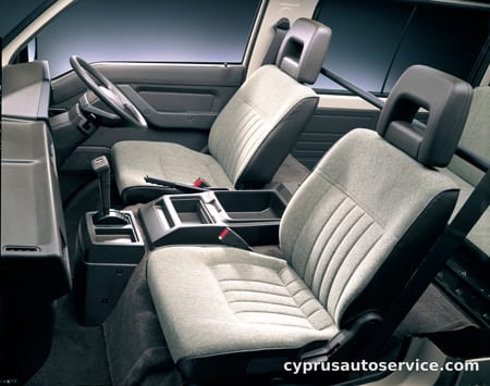 MITSUBISHI DELICA VAN DX