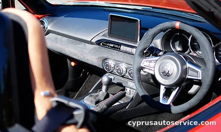 MITSUOKA HIMIKO S LEATHER PACKAGE