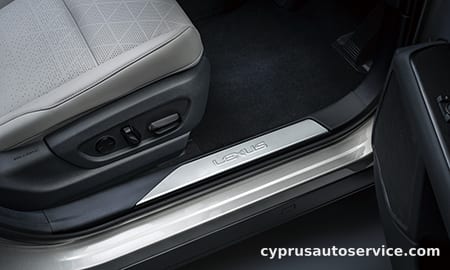 LEXUS UX200 VERSION L