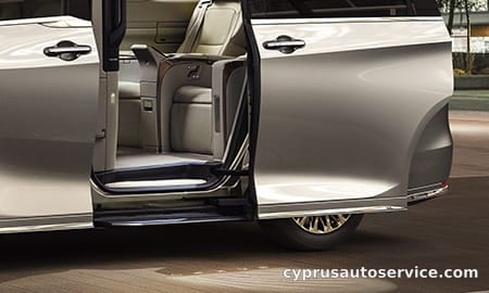 LEXUS LM500H EXECUTIVE