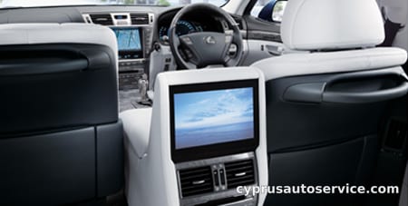 LEXUS LS600H VERSION U