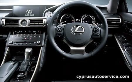 LEXUS IS300H VERSION L