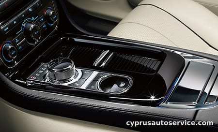 JAGUAR XJ LUXURY