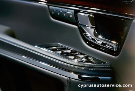 JAGUAR XJ PORTFOLIO LWB