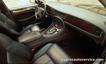 JAGUAR XJ EXECUTIVE 3.2-V8
