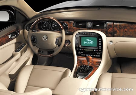 JAGUAR XJ SUPER V8