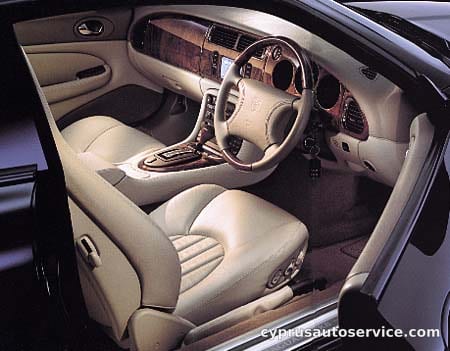 JAGUAR XK R COUPE