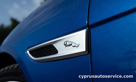 JAGUAR XF R-DYNAMIC SE