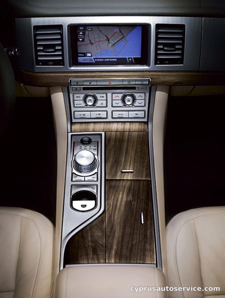 JAGUAR XF 3.0 PREMIUM LUXURY