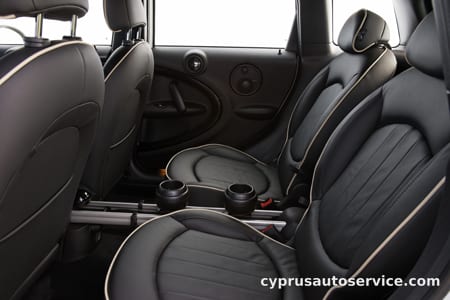 MINI COOPER CROSSOVER