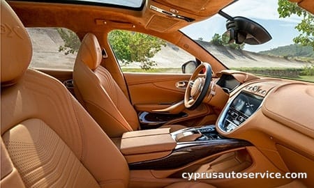 ASTON MARTIN DBX BASE GRADE