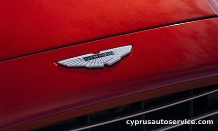 ASTON MARTIN DBX BASE GRADE