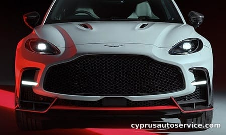 ASTON MARTIN DBX S