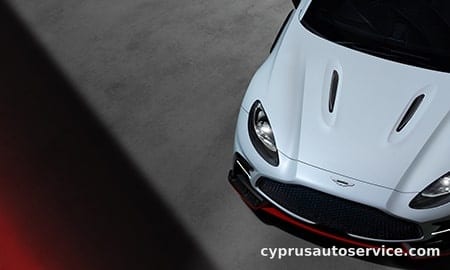 ASTON MARTIN DBX S