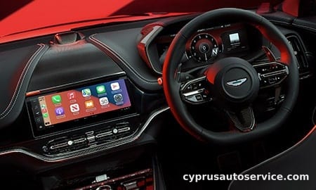 ASTON MARTIN DBX S