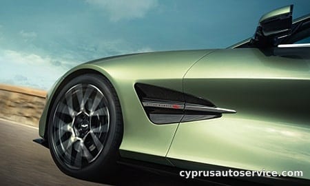 ASTON MARTIN VANQUISH VOLANTE BASE GRADE