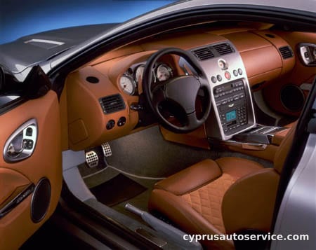 ASTON MARTIN V12 VANQUISH COUPE