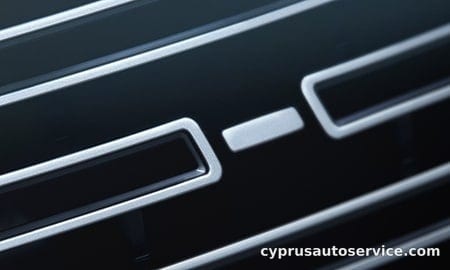 LAND ROVER RANGE ROVER VELAR DYNAMIC SE D200