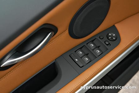 BMW 3 SERIES 320i