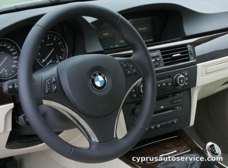 BMW 3 SERIES 320i