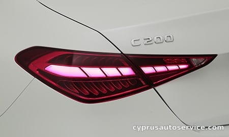 MERCEDES BENZ CCLASS C200 AVANTGARDE