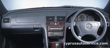 MERCEDES BENZ CCLASS C200
